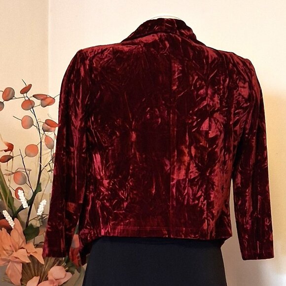 NWOT JOLIBEL Woman's Elegant Shrugs Wine Red Burgundy ¾ Sleeves Cropped Top 8 - Picture 5 of 9